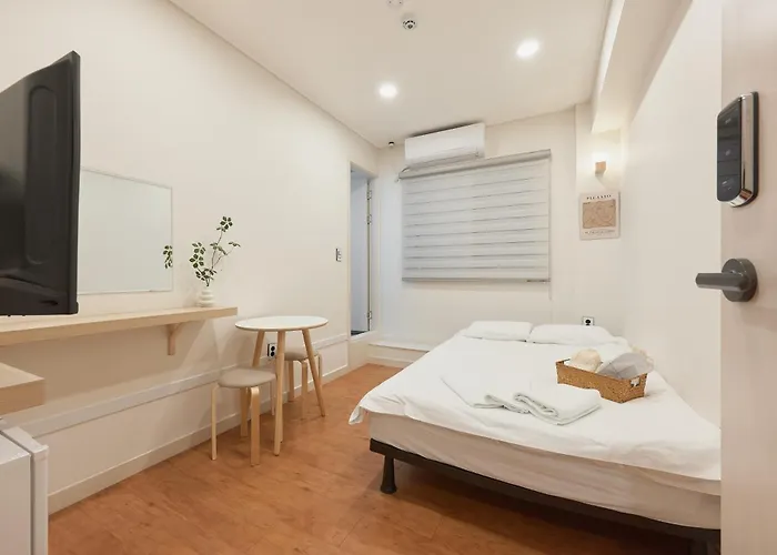 Dawoo House 2 In Hongdae 3*