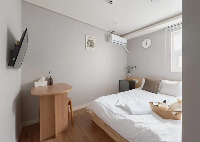 Dawoo House 2 In Hongdae Seoul